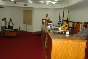 A Mesa, com quem ficará a Mesa?