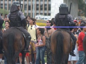 CHAMA, CHAMA, CHAMA O LADRÃO!